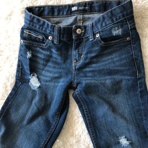 Girls Levis distressed boyfriend jeans